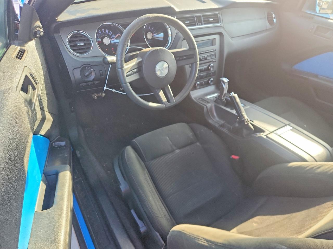 2011 FORD MUSTANG