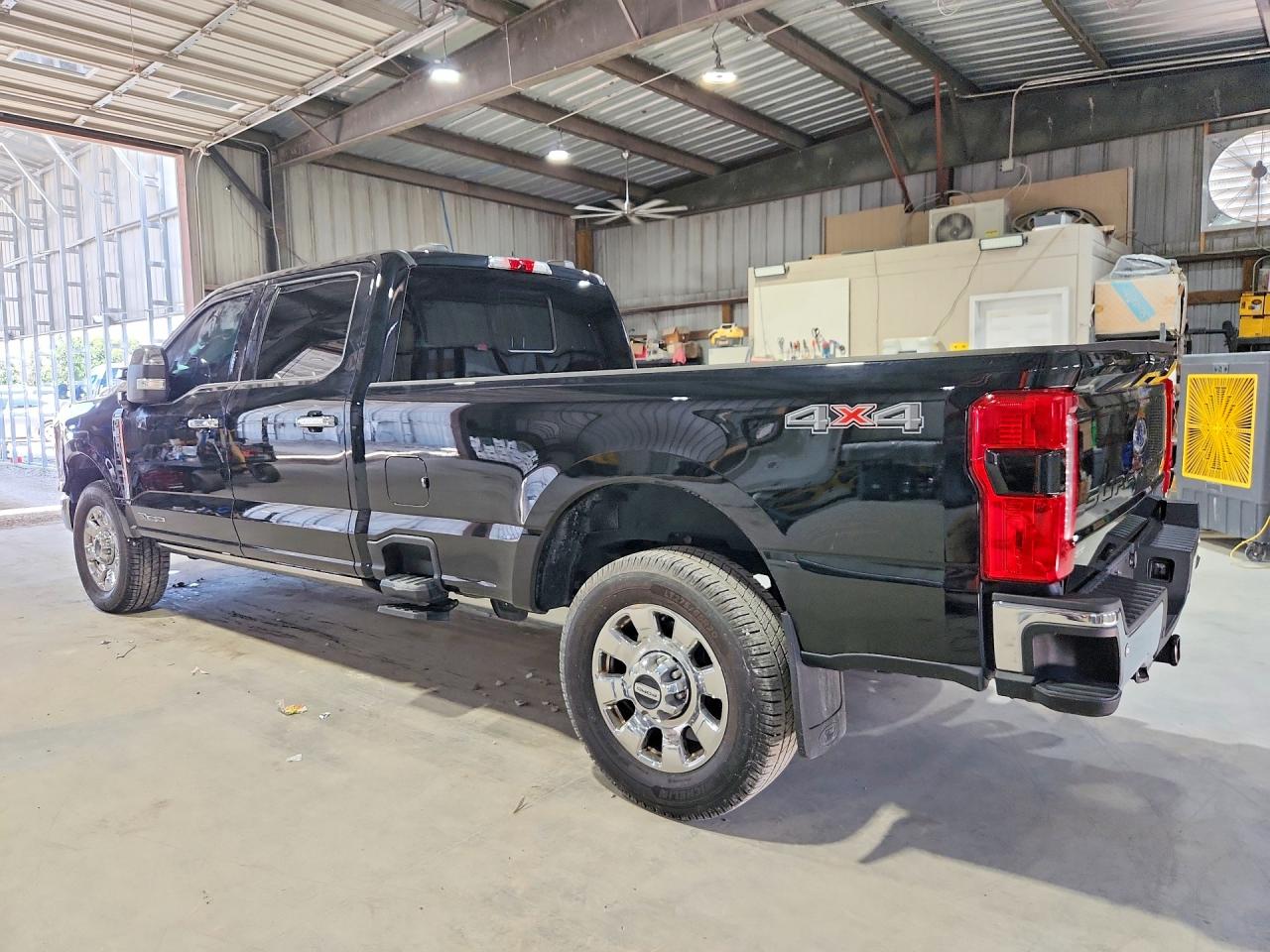 2023 FORD F350