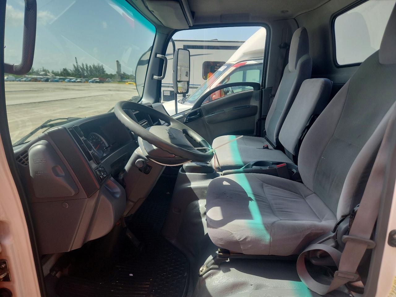 2016 ISUZU NPR