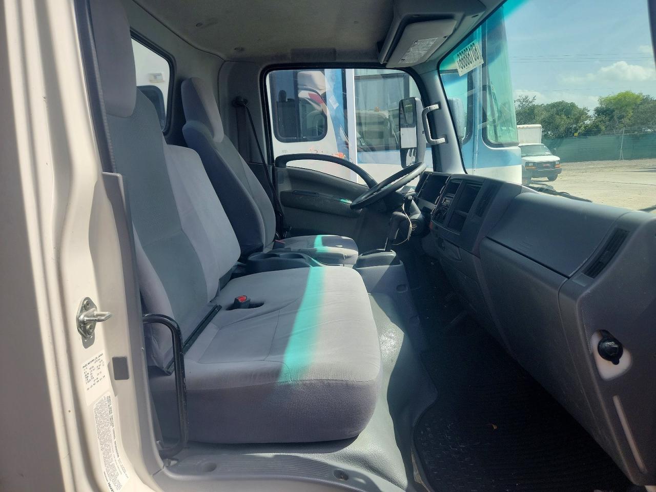 2016 ISUZU NPR
