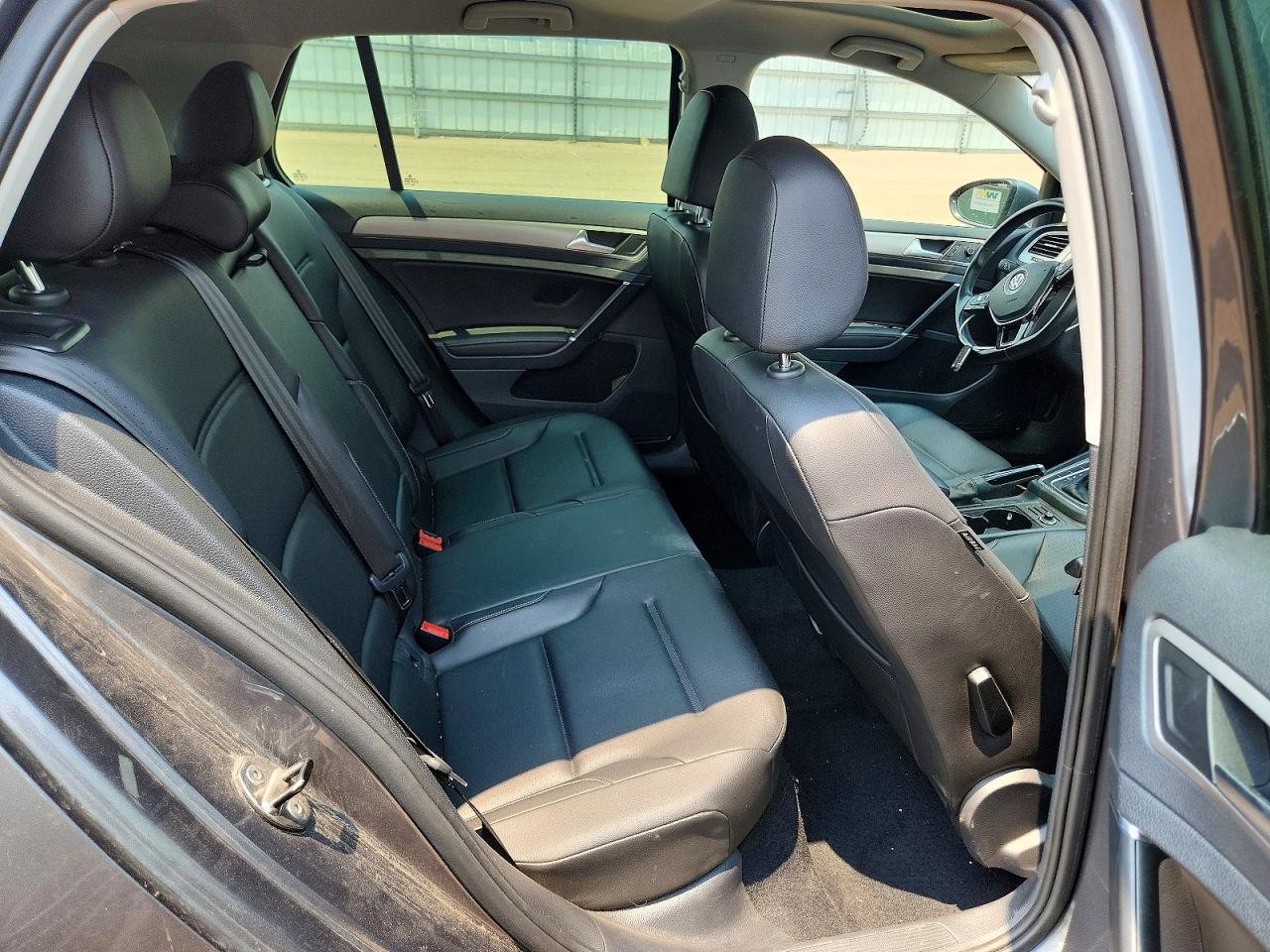 2017 VOLKSWAGEN GOLF