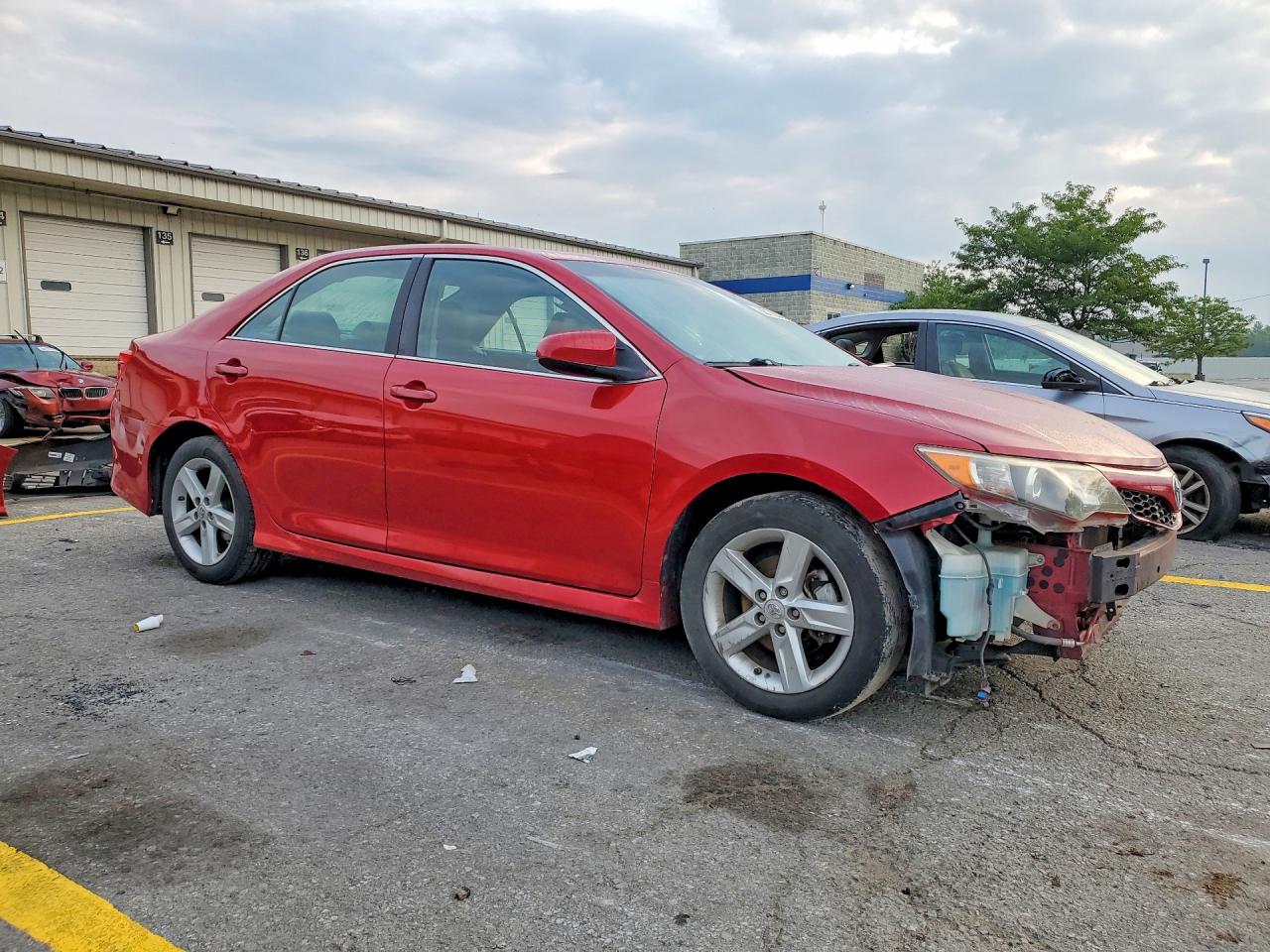 2014 TOYOTA CAMRY