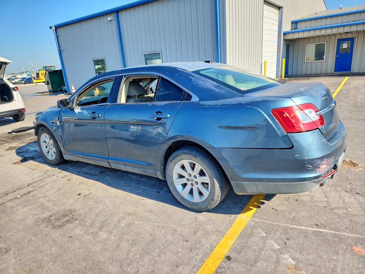 2010 FORD TAURUS