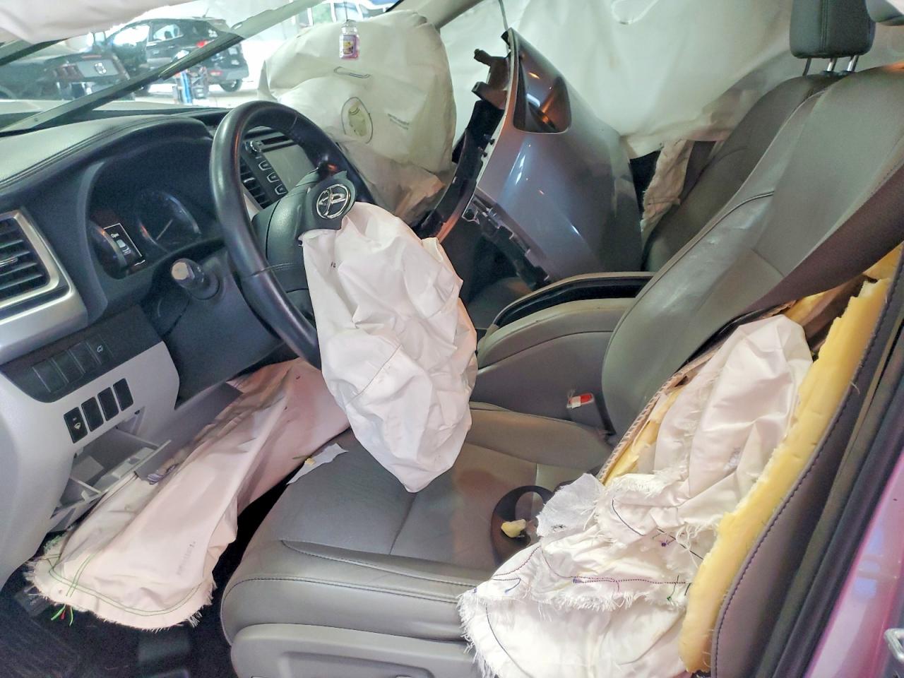 2015 TOYOTA HIGHLANDER