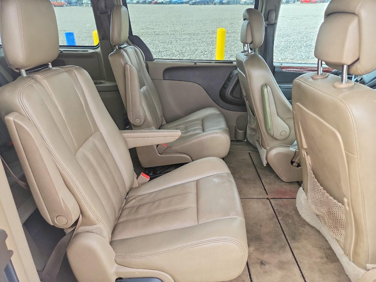 2013 CHRYSLER MINIVAN