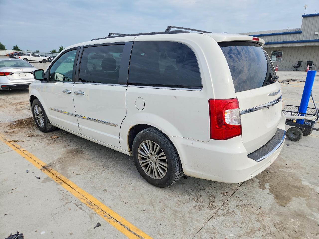 2013 CHRYSLER MINIVAN