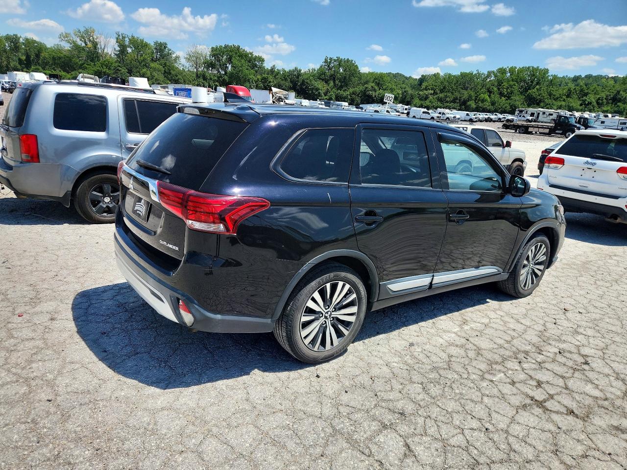 2019 MITSUBISHI OUTLANDER