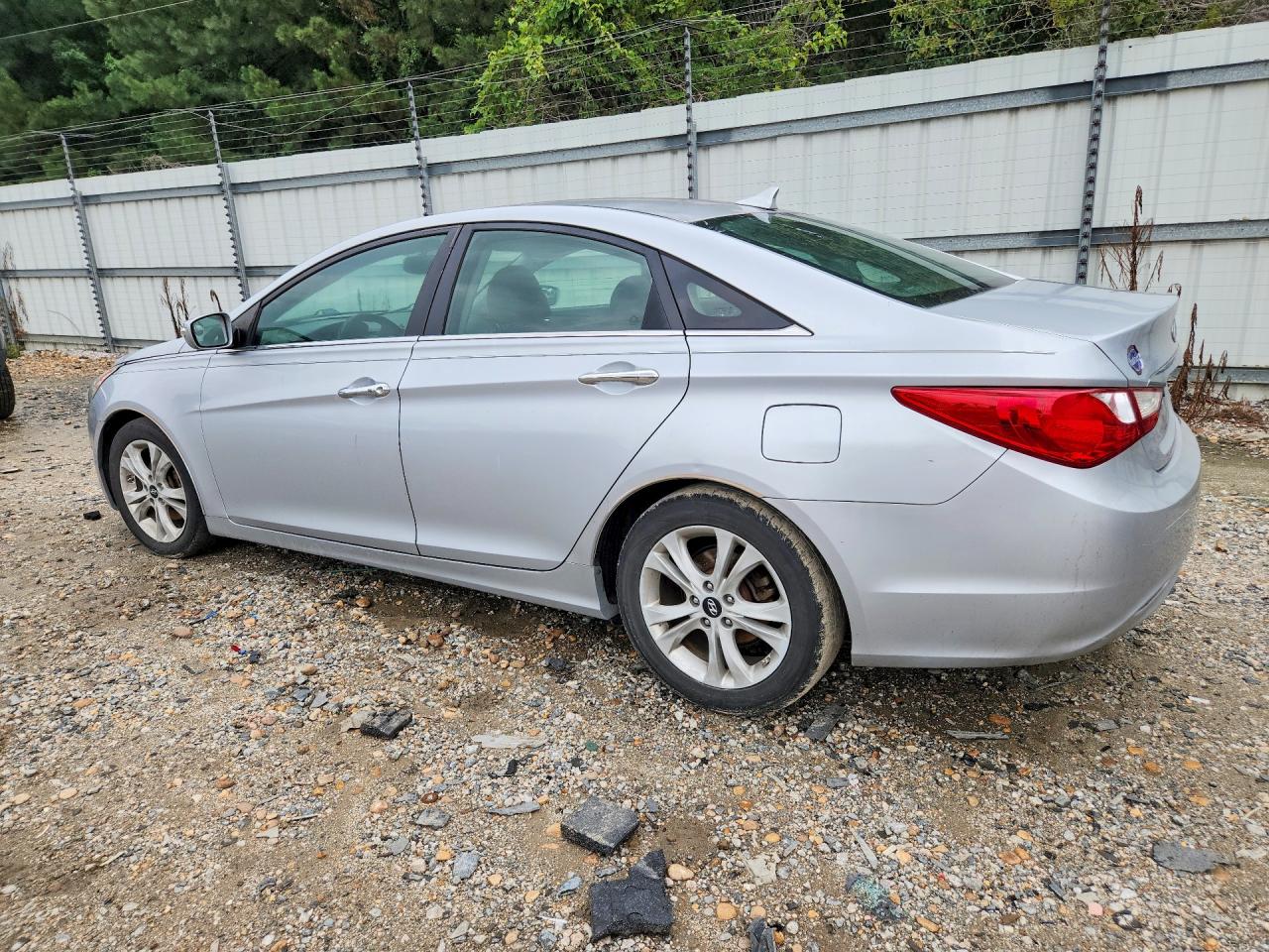 2011 HYUNDAI SONATA