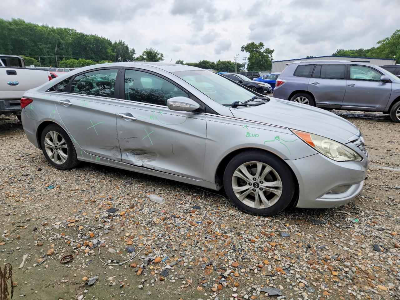 2011 HYUNDAI SONATA