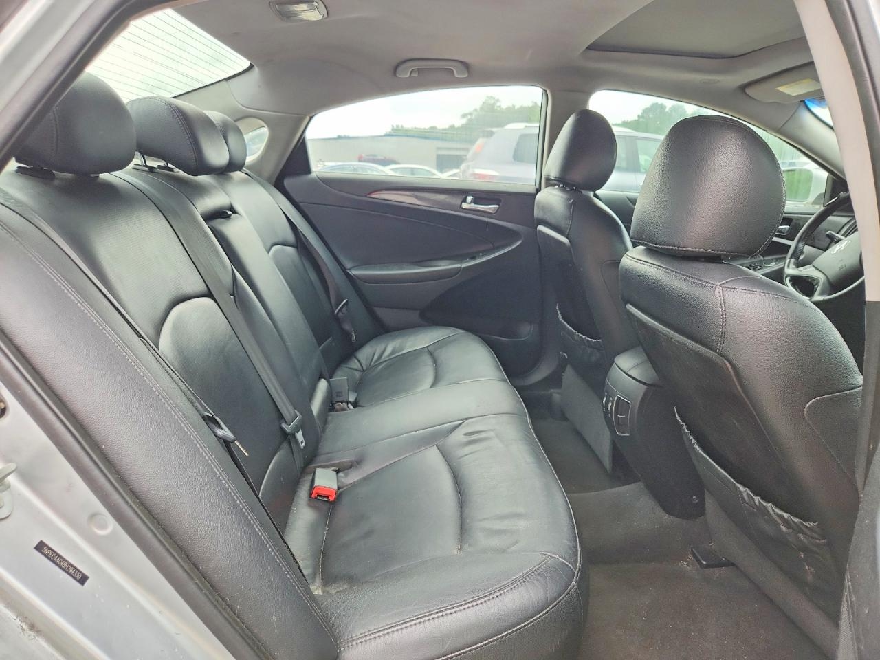 2011 HYUNDAI SONATA