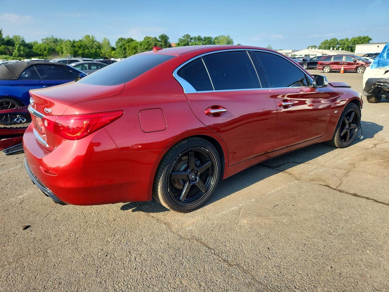 2015 INFINITI Q50