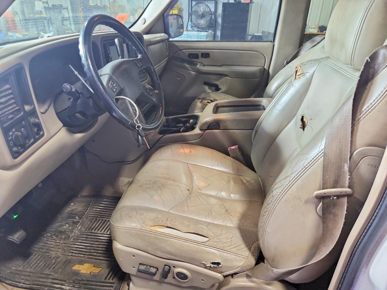 2005 CHEVROLET SUBURBAN