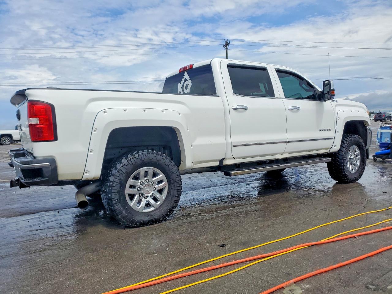 2016 GMC SIERRA