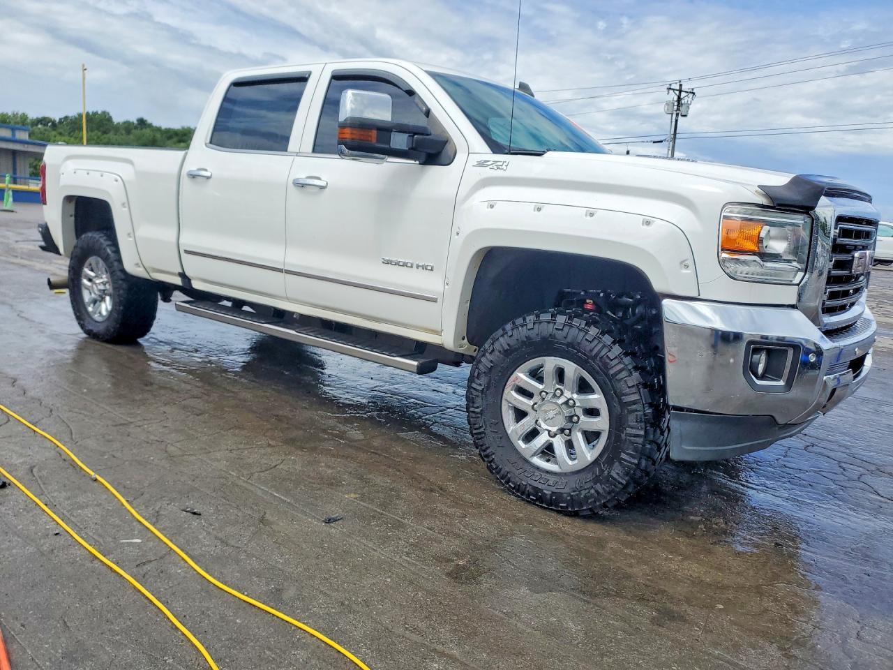 2016 GMC SIERRA