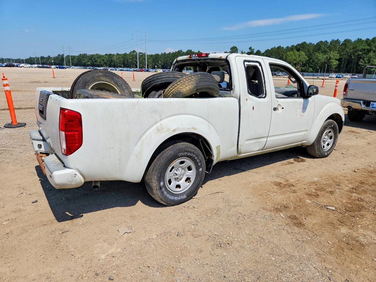 2017 NISSAN FRONTIER