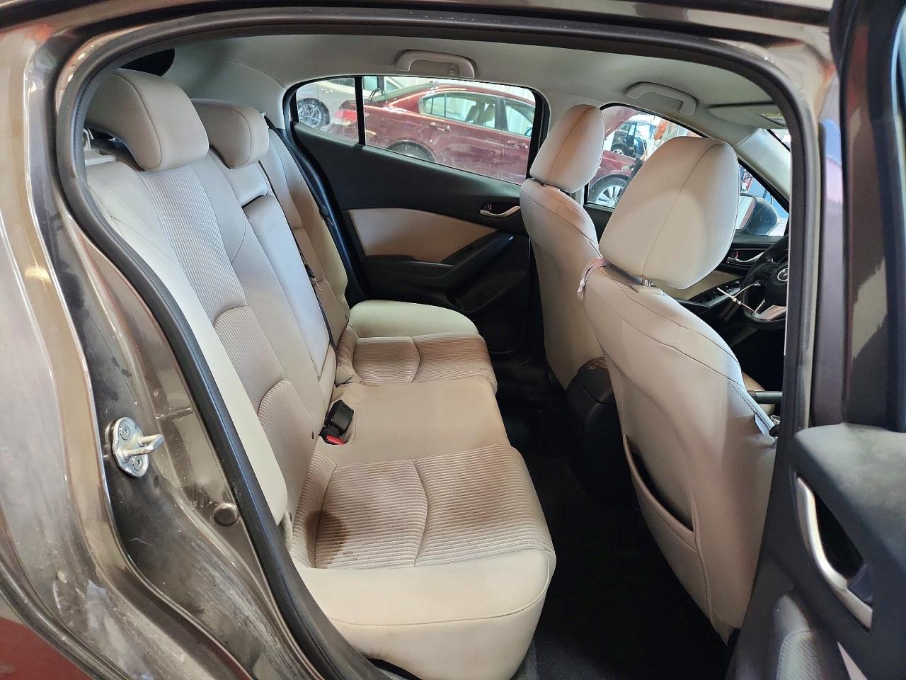 2015 MAZDA 3