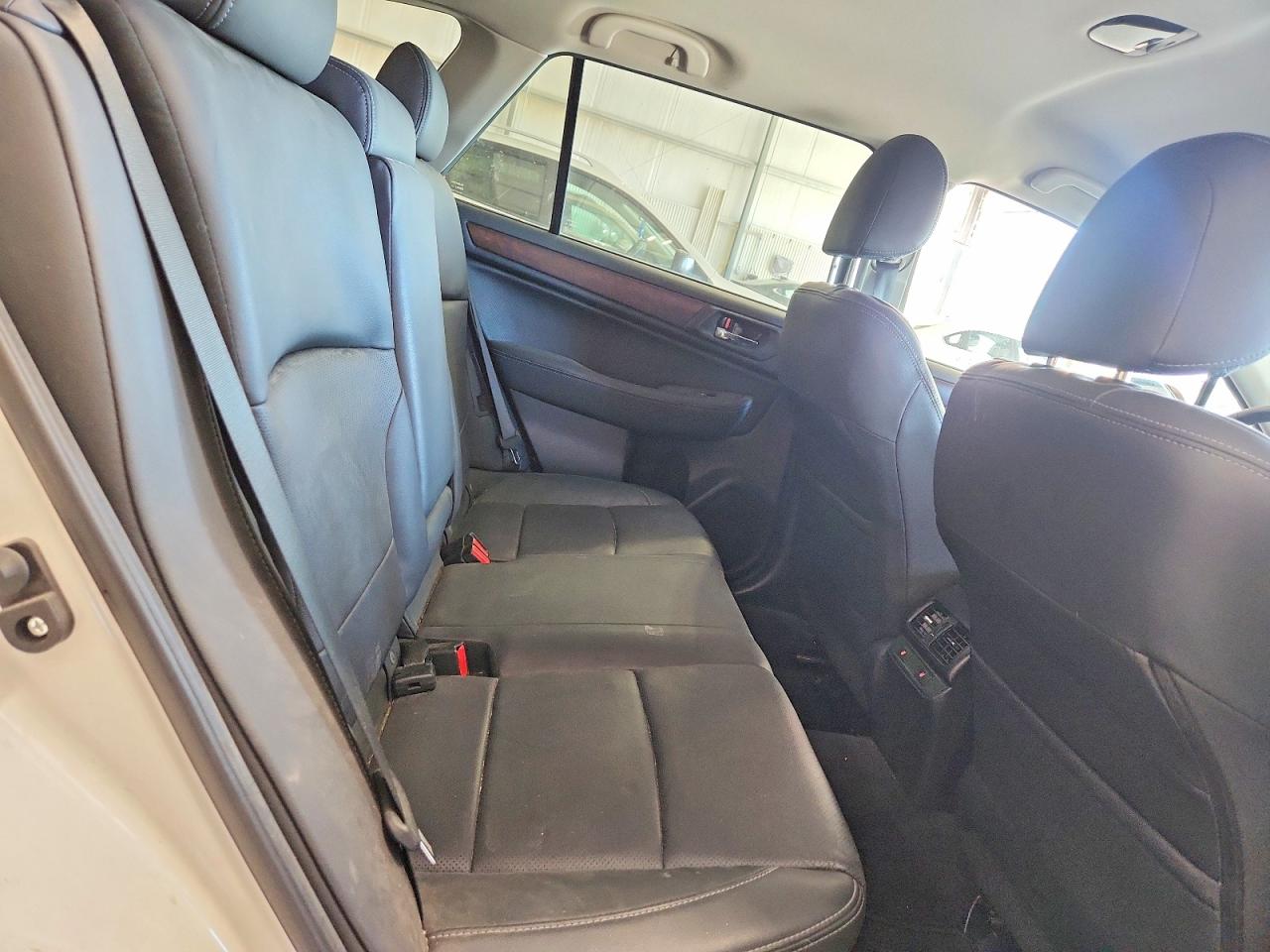2015 SUBARU OUTBACK