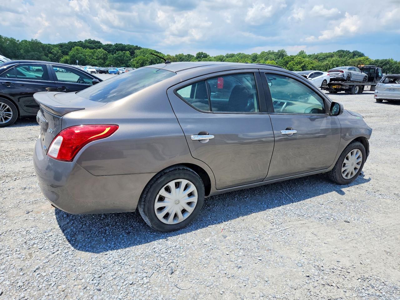 2013 NISSAN VERSA