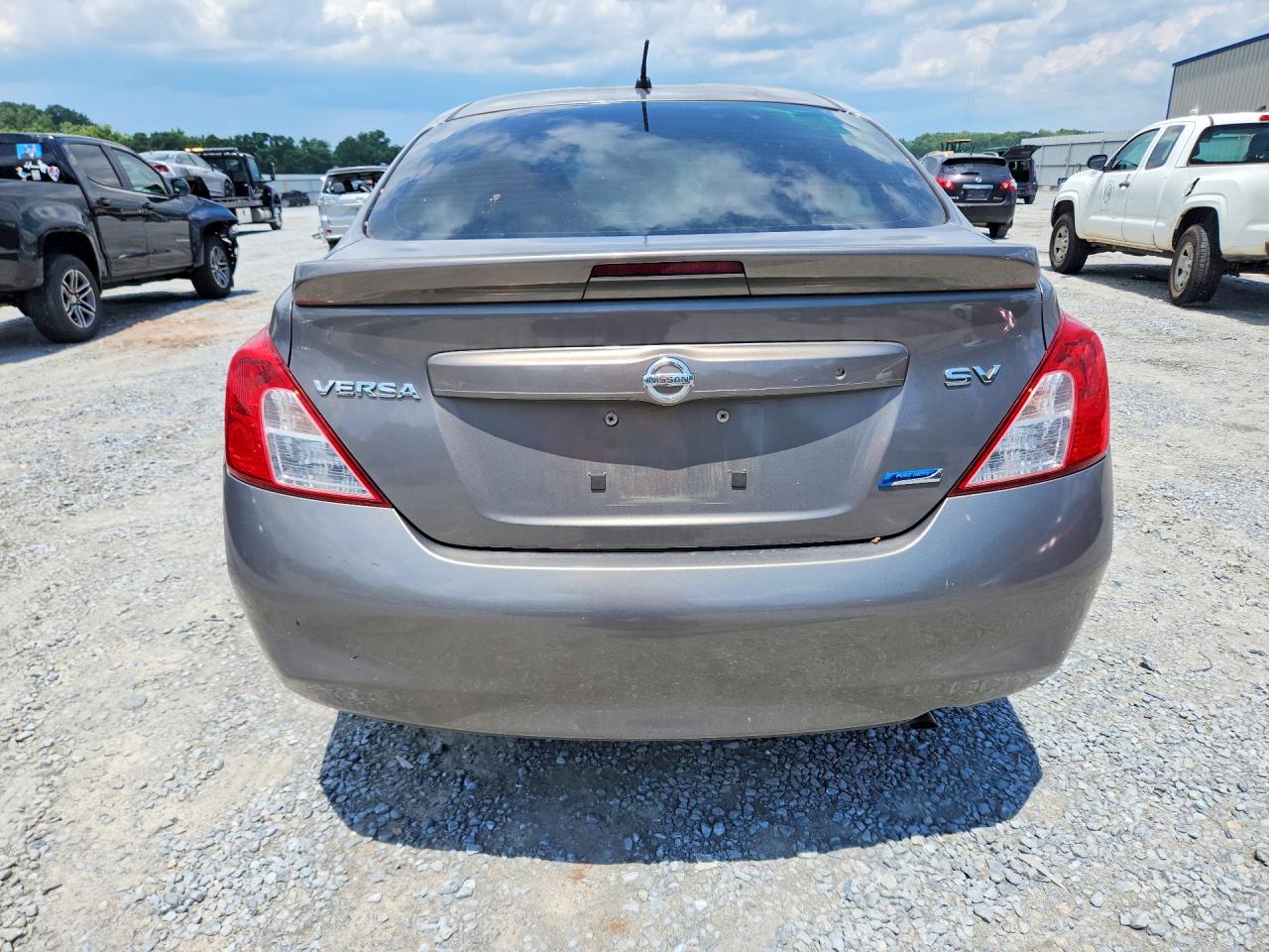 2013 NISSAN VERSA