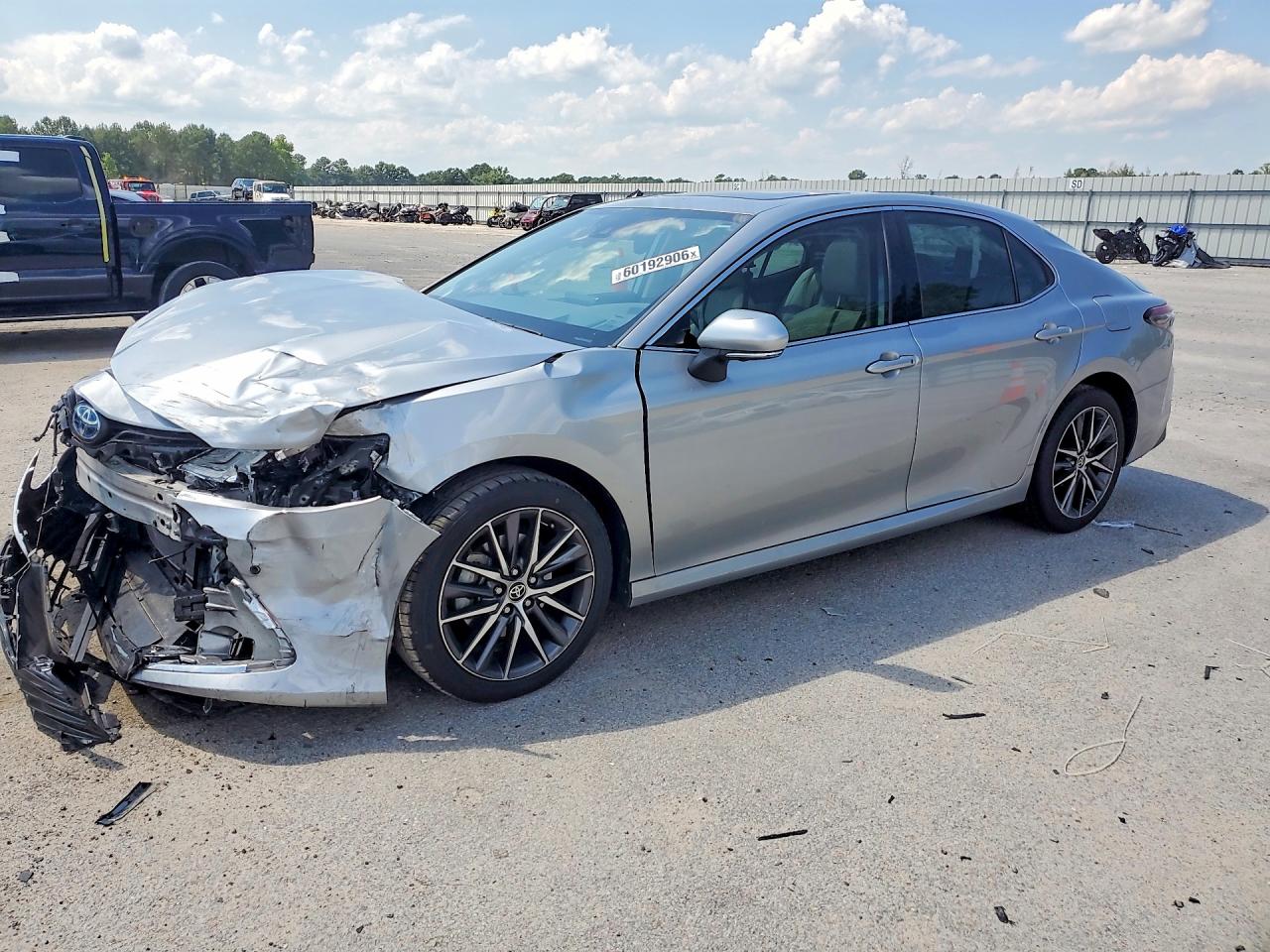 2023 TOYOTA CAMRY