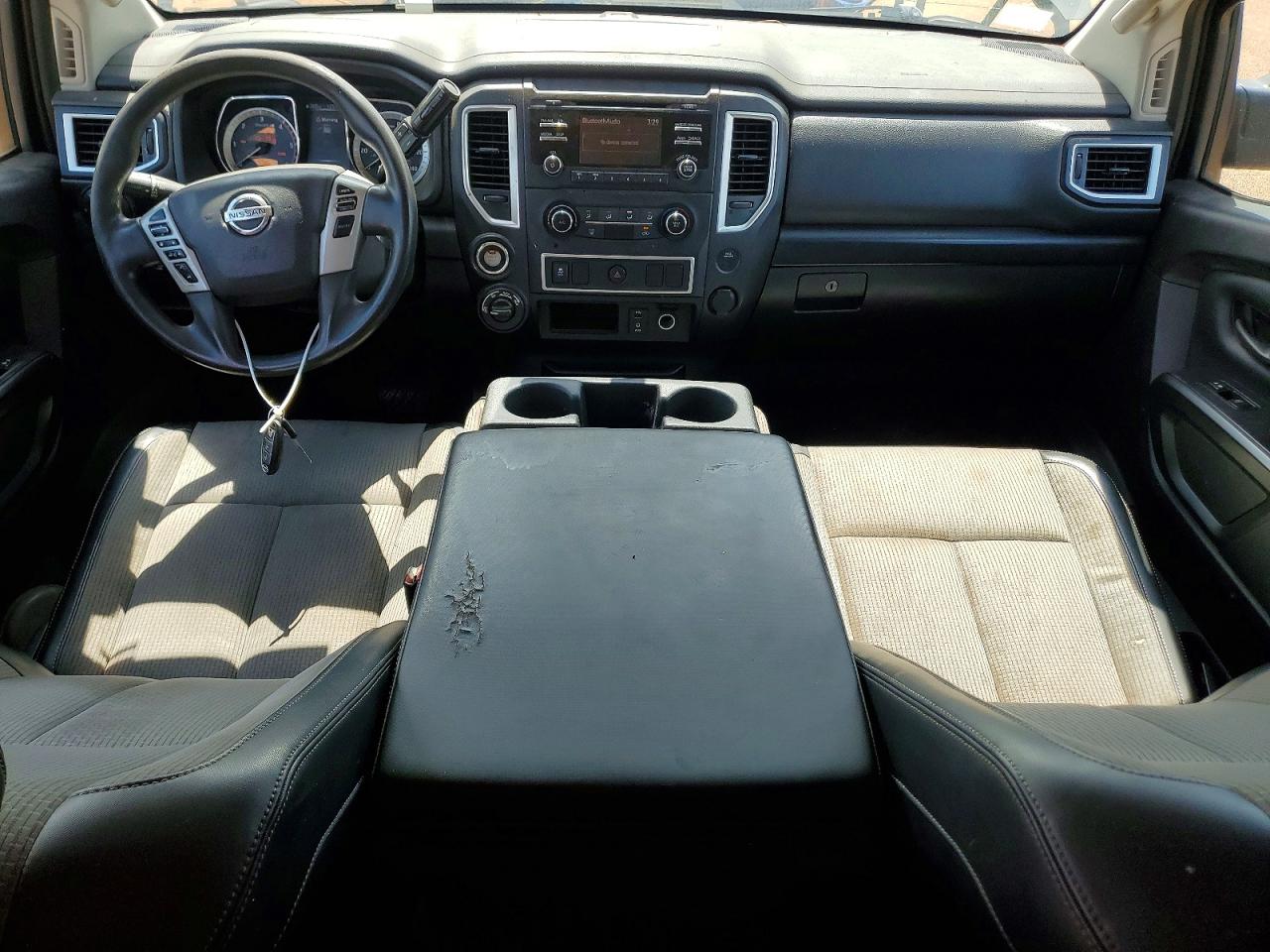 2017 NISSAN TITAN