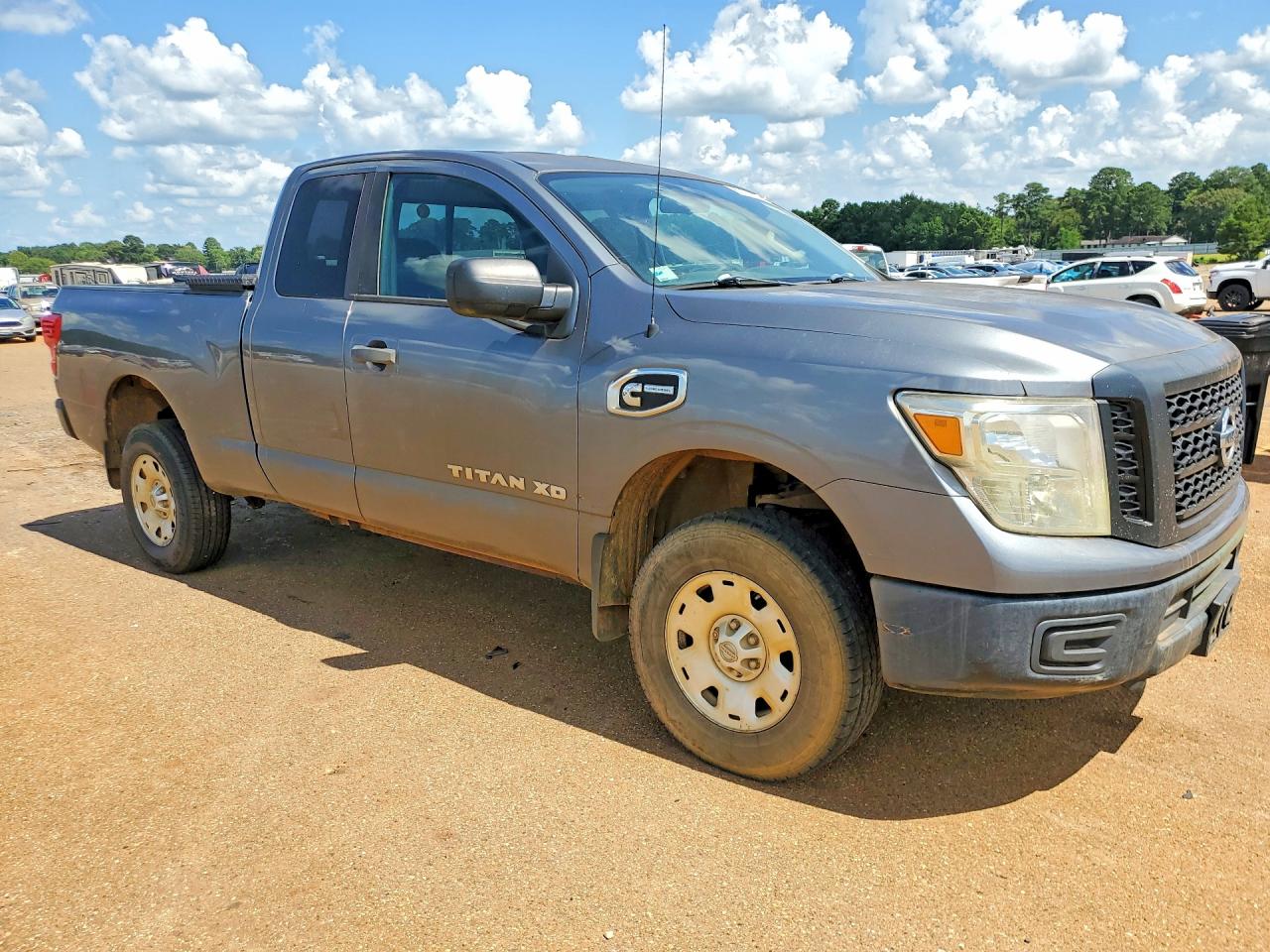 2017 NISSAN TITAN