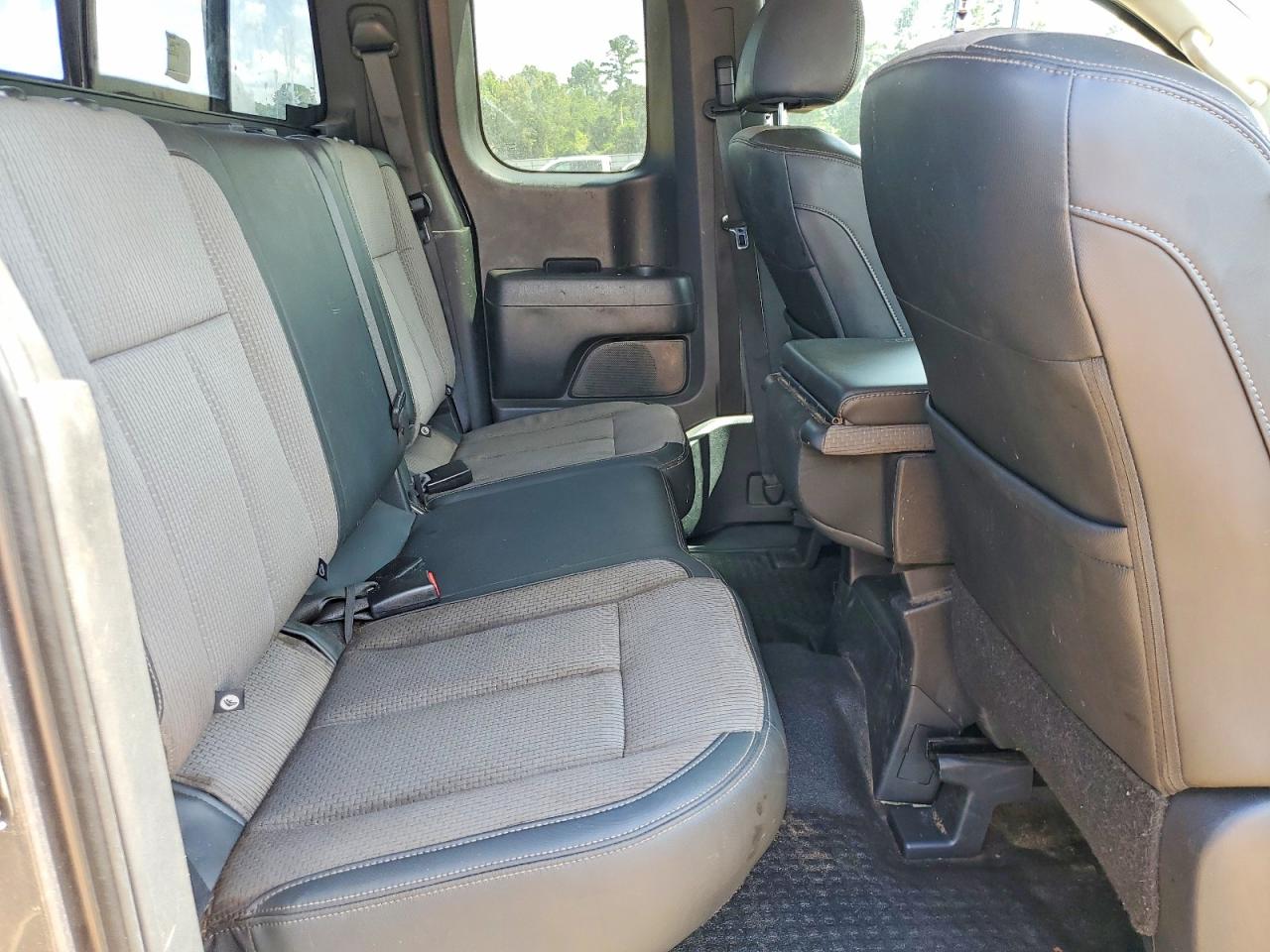 2017 NISSAN TITAN