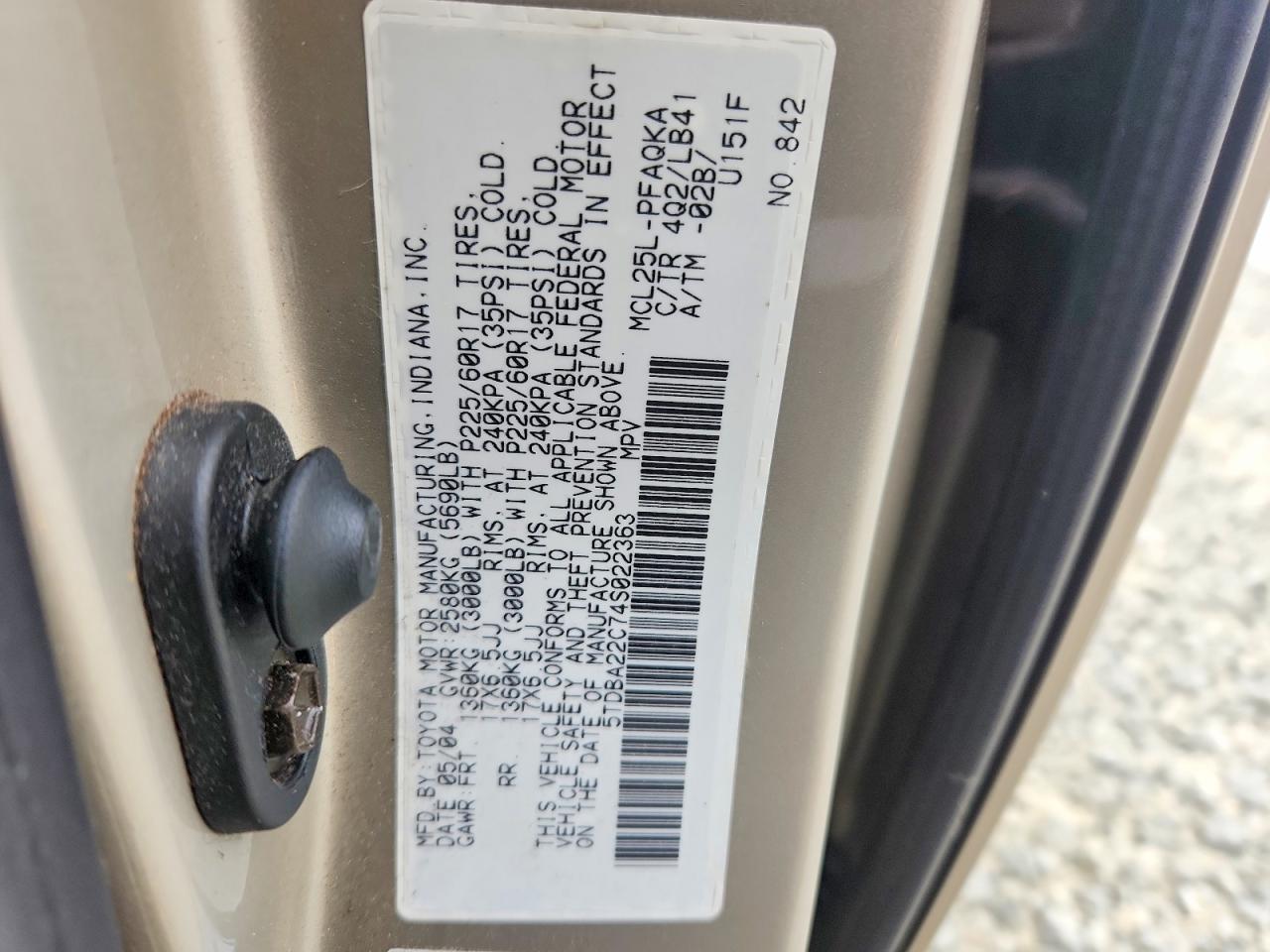 2004 TOYOTA SIENNA