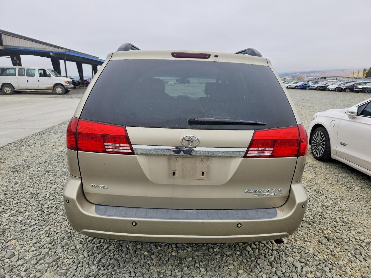 2004 TOYOTA SIENNA