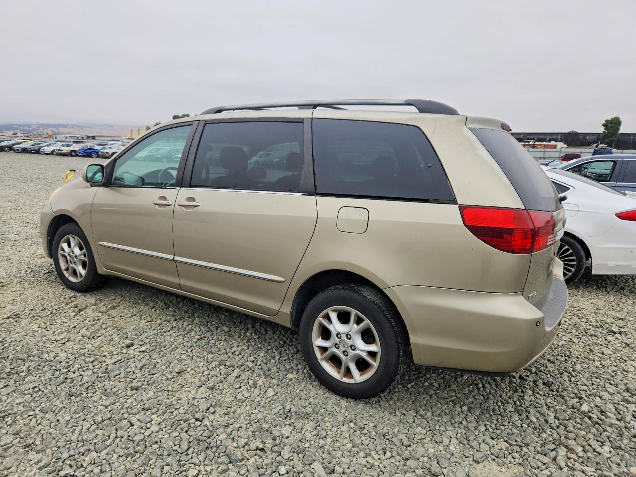 2004 TOYOTA SIENNA