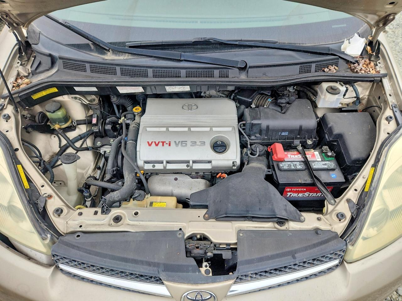 2004 TOYOTA SIENNA