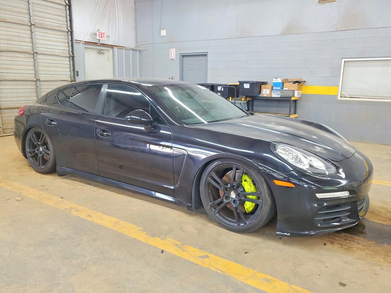 2016 PORSCHE PANAMERA