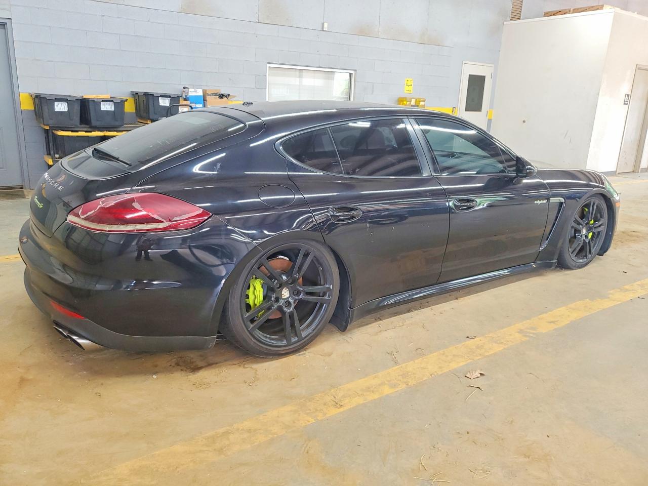 2016 PORSCHE PANAMERA