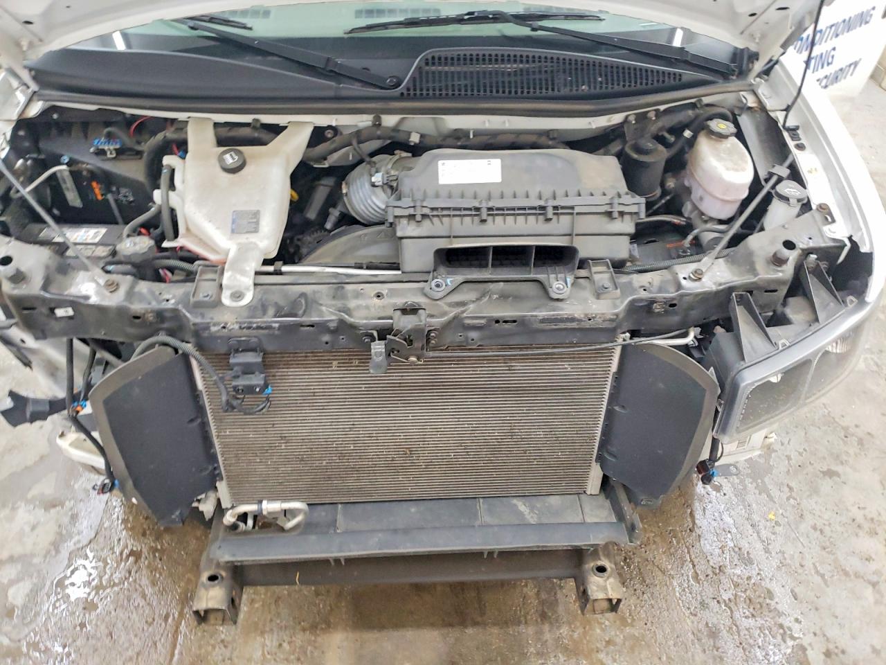 2024 CHEVROLET EXPRESS