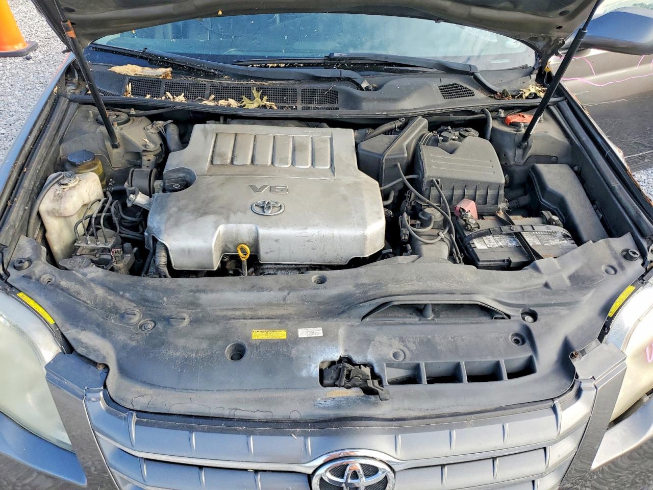 2005 TOYOTA AVALON