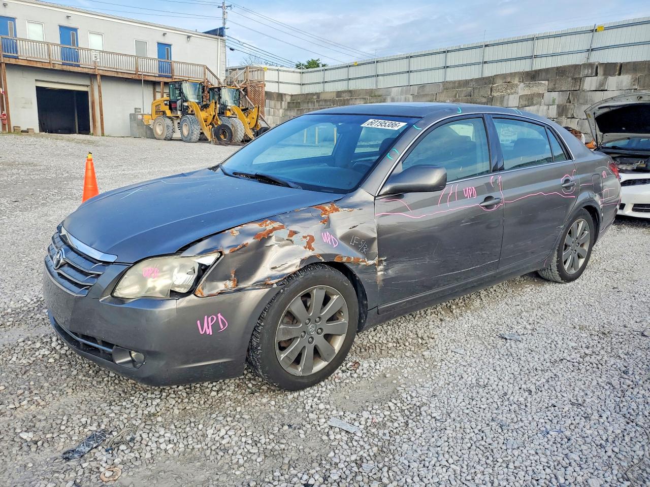 2005 TOYOTA AVALON