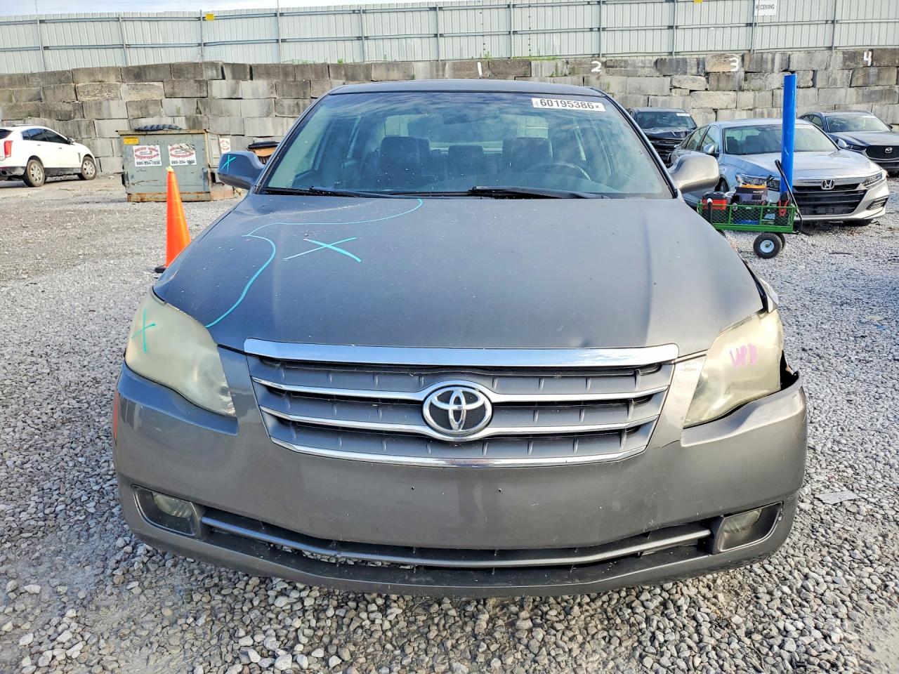 2005 TOYOTA AVALON