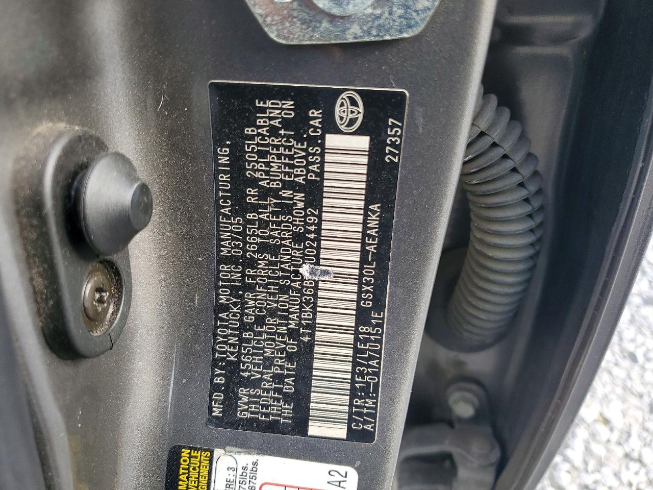 2005 TOYOTA AVALON