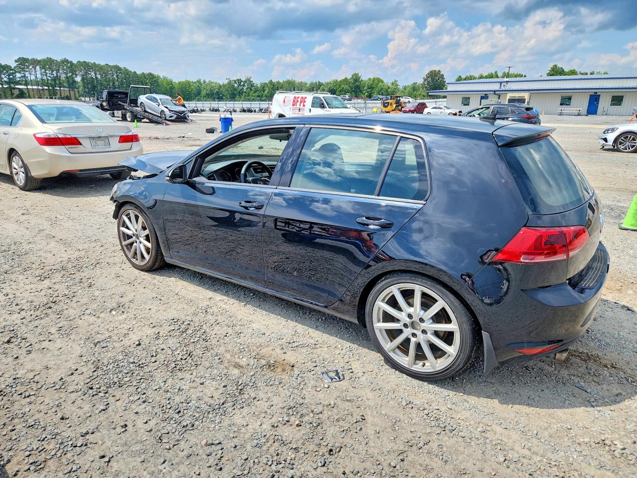 2015 VOLKSWAGEN GOLF