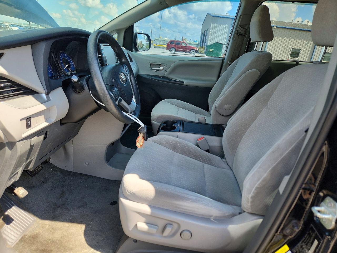 2018 TOYOTA SIENNA
