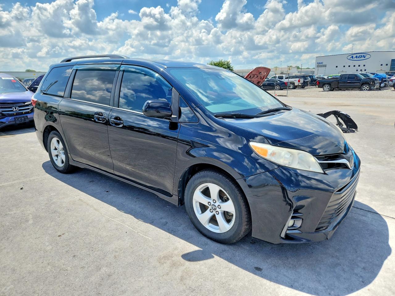 2018 TOYOTA SIENNA