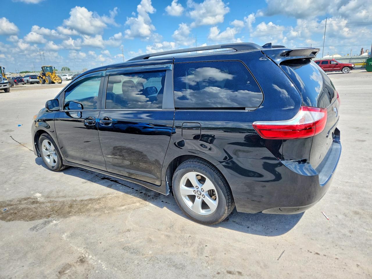 2018 TOYOTA SIENNA