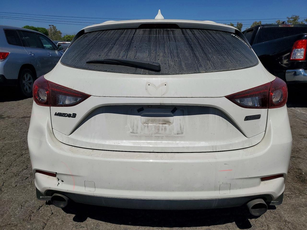 2018 MAZDA 3