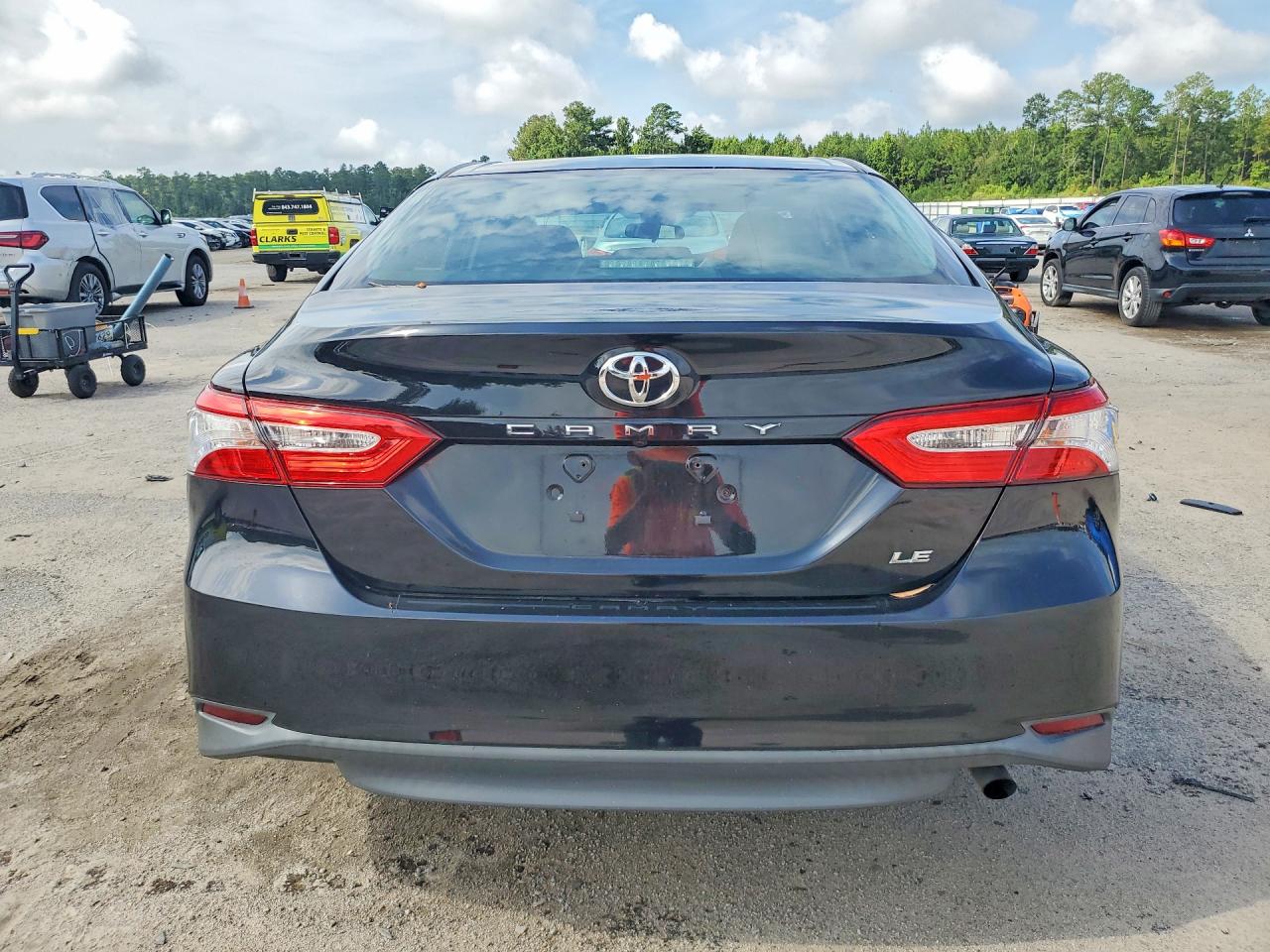 2018 TOYOTA CAMRY