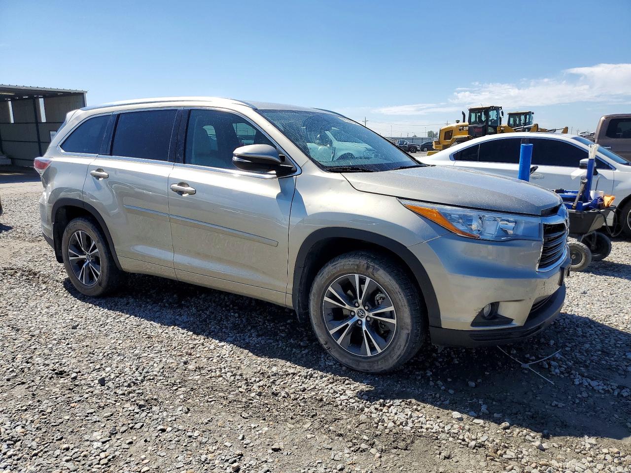2016 TOYOTA HIGHLANDER