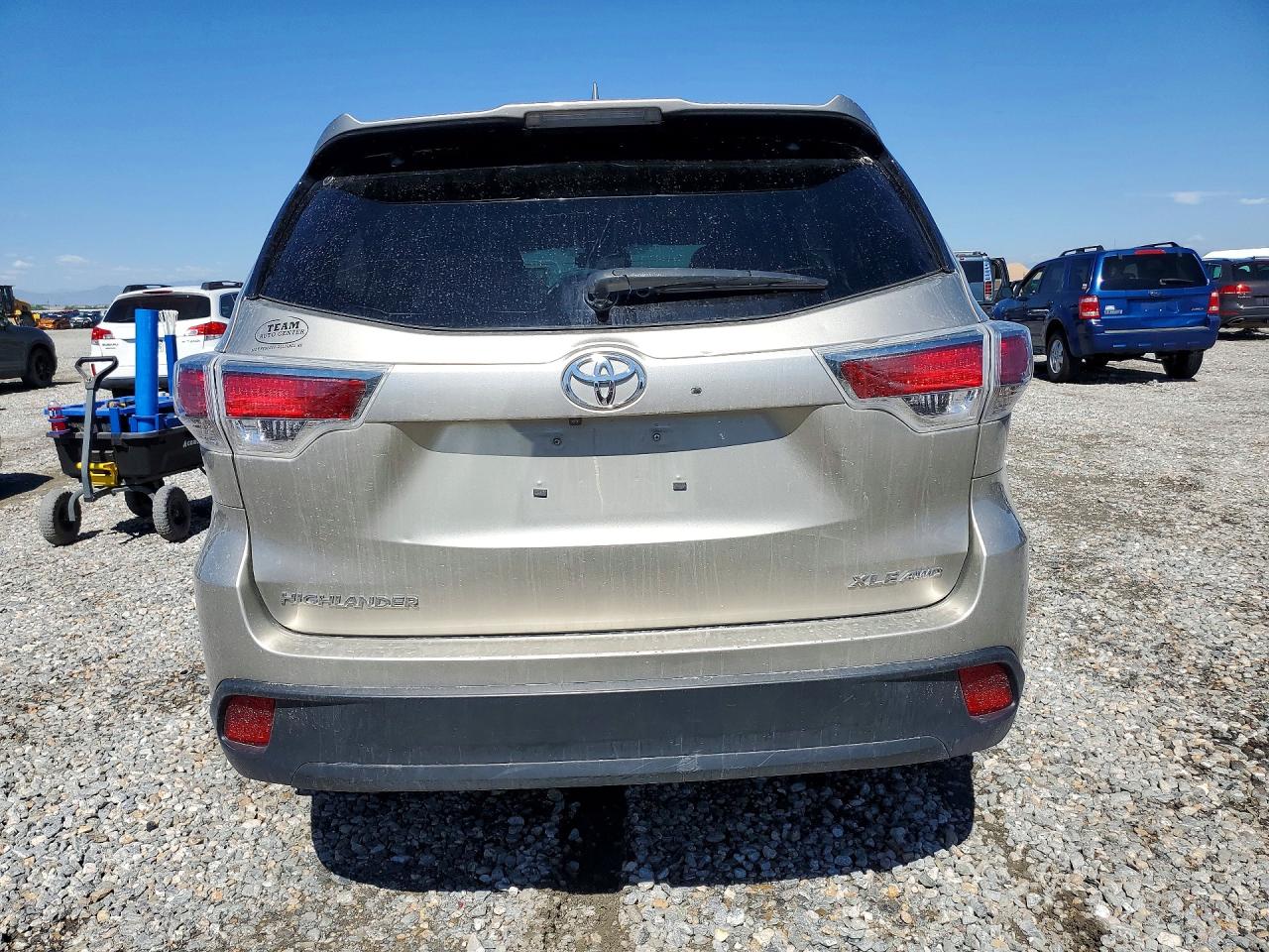 2016 TOYOTA HIGHLANDER