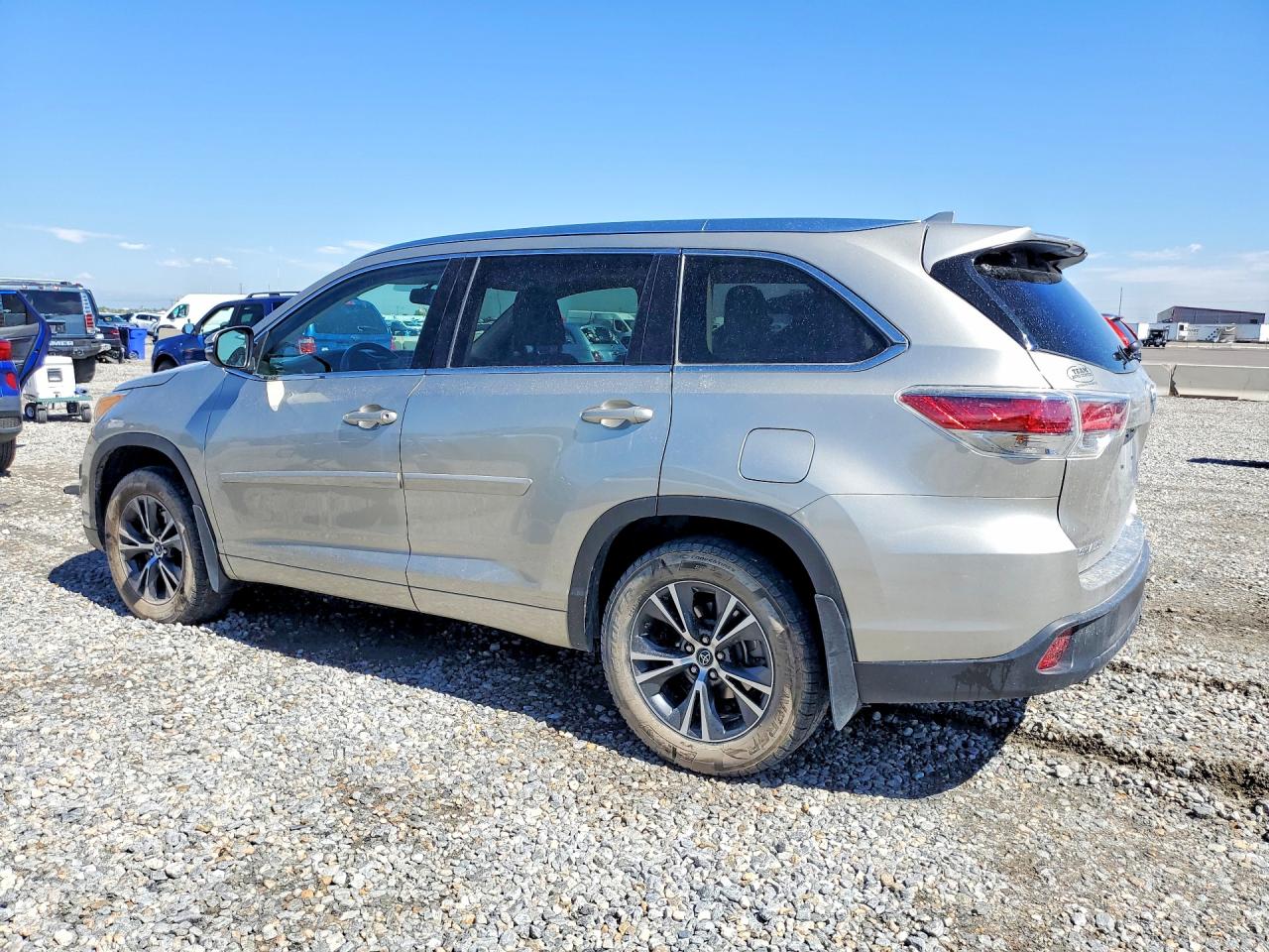 2016 TOYOTA HIGHLANDER