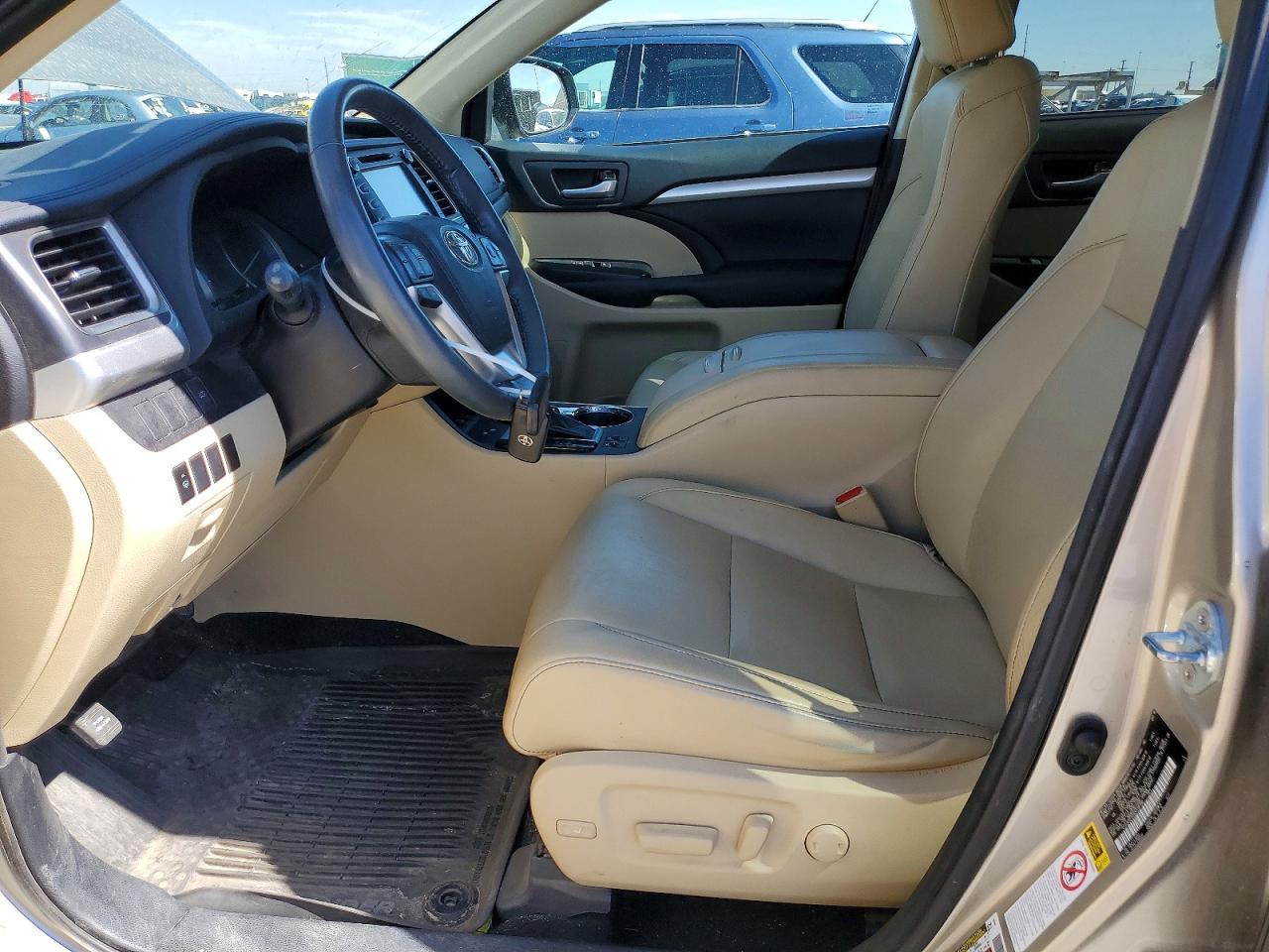 2016 TOYOTA HIGHLANDER