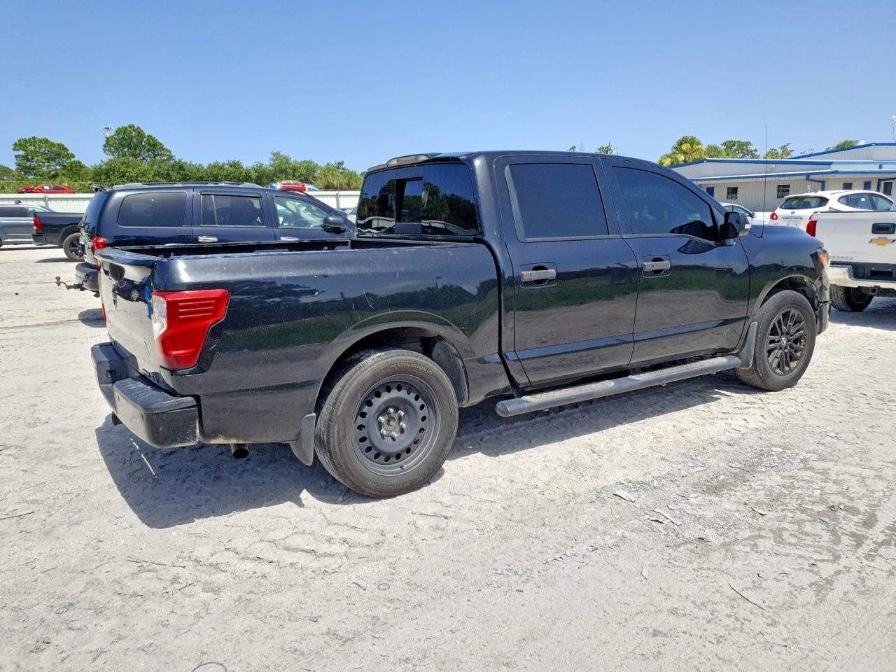 2019 NISSAN TITAN