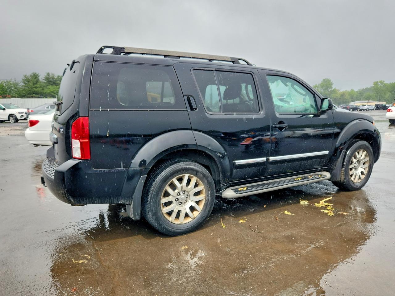 2011 NISSAN PATHFINDER